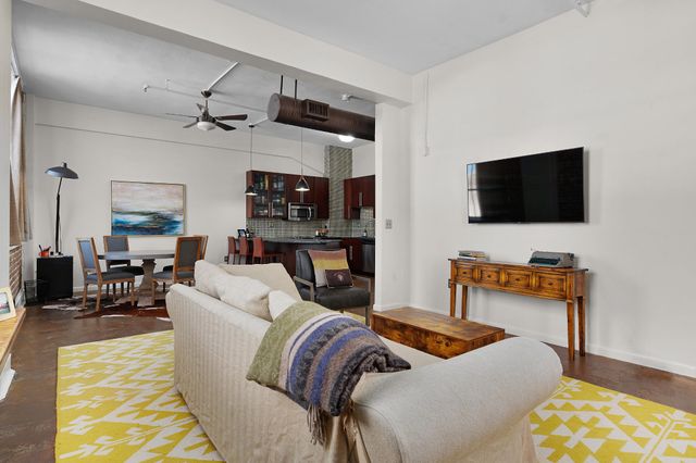 1301 Market St Apt 301, Chattanooga, TN 37402