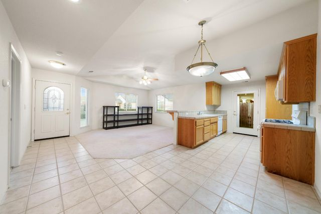 682 Village Dr, Galt, CA 95632