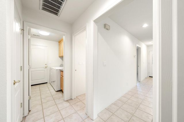 682 Village Dr, Galt, CA 95632