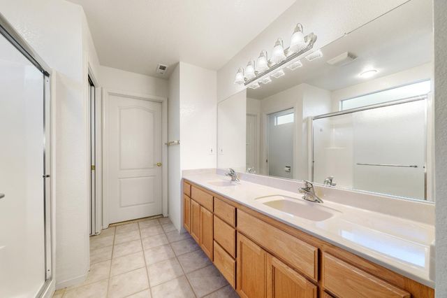 682 Village Dr, Galt, CA 95632