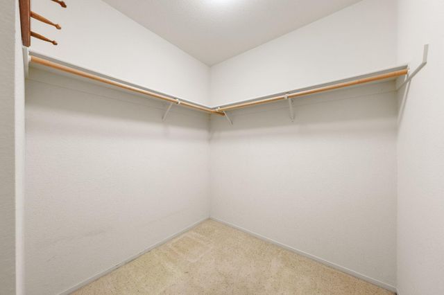 682 Village Dr, Galt, CA 95632