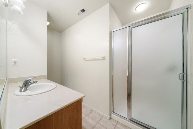 682 Village Dr, Galt, CA 95632