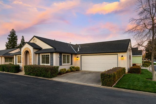 682 Village Dr, Galt, CA 95632