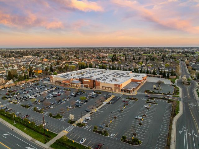 682 Village Dr, Galt, CA 95632