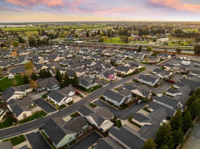 682 Village Dr, Galt, CA 95632