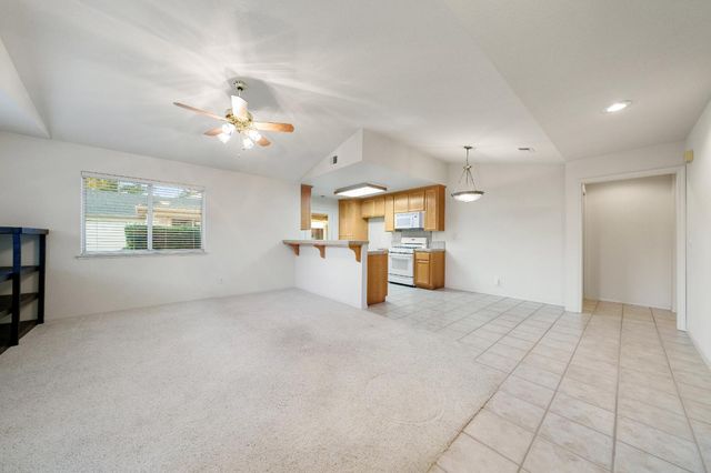 682 Village Dr, Galt, CA 95632