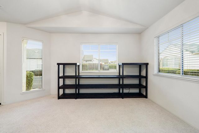 682 Village Dr, Galt, CA 95632