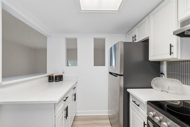 552 PLAZA SEVILLE COURT 97, Treasure Island, FL 33706