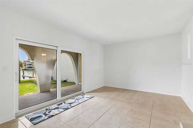552 PLAZA SEVILLE COURT 97, Treasure Island, FL 33706