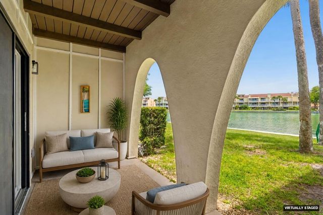 552 PLAZA SEVILLE COURT 97, Treasure Island, FL 33706