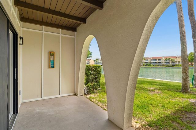 552 PLAZA SEVILLE COURT 97, Treasure Island, FL 33706