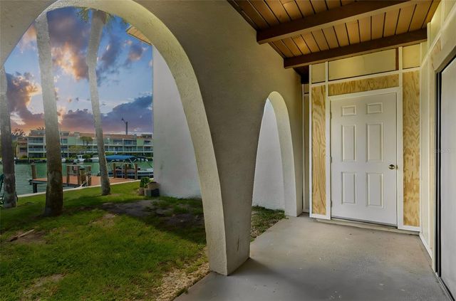 552 PLAZA SEVILLE COURT 97, Treasure Island, FL 33706