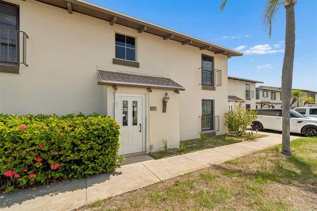552 PLAZA SEVILLE COURT 97, Treasure Island, FL 33706