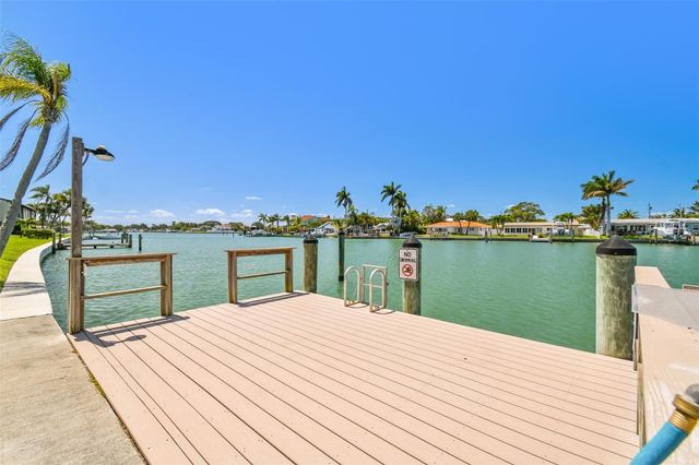 552 PLAZA SEVILLE COURT 97, Treasure Island, FL 33706