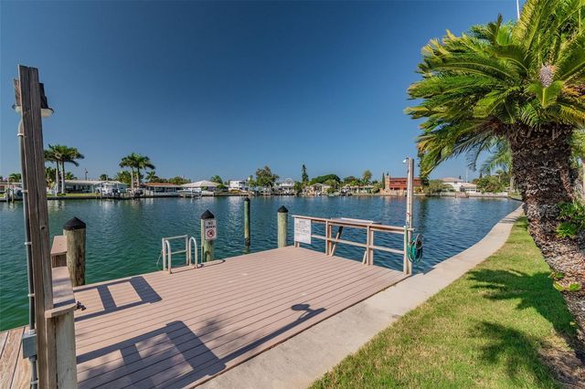 552 PLAZA SEVILLE COURT 97, Treasure Island, FL 33706