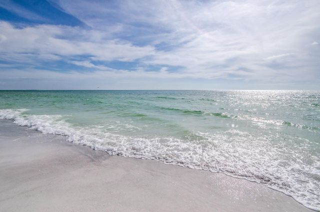 552 PLAZA SEVILLE COURT 97, Treasure Island, FL 33706