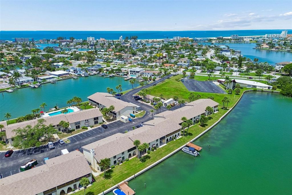 552 PLAZA SEVILLE COURT 97, Treasure Island, FL 33706
