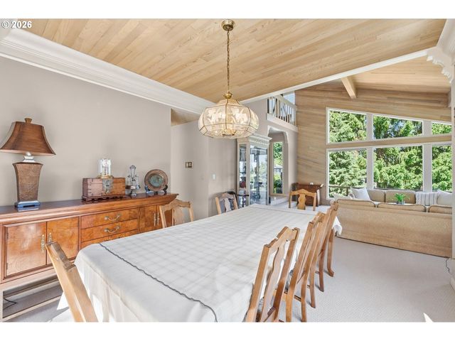 6517 ARTEMIS Ln, West Linn, OR 97068