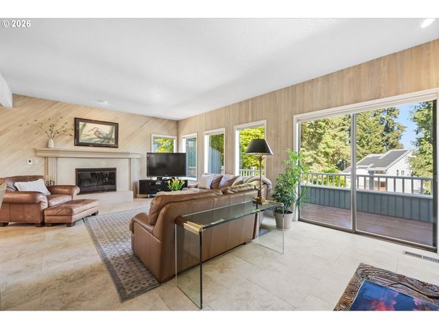 6517 ARTEMIS Ln, West Linn, OR 97068