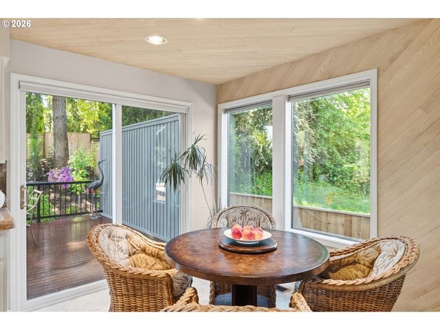 6517 ARTEMIS Ln, West Linn, OR 97068