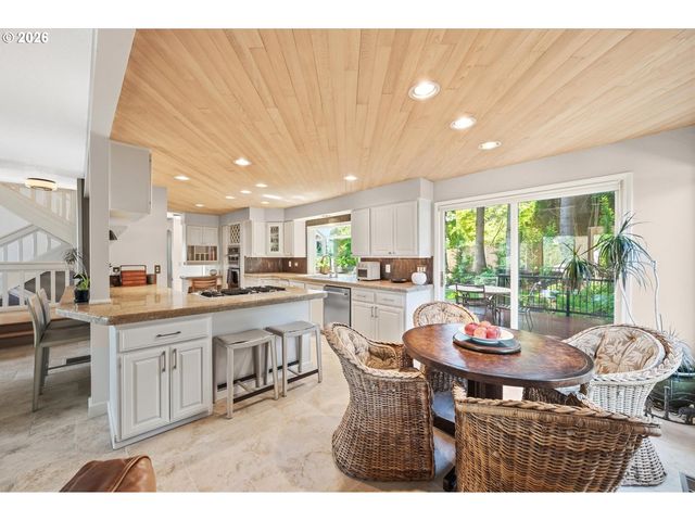 6517 ARTEMIS Ln, West Linn, OR 97068