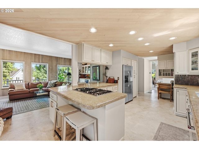 6517 ARTEMIS Ln, West Linn, OR 97068