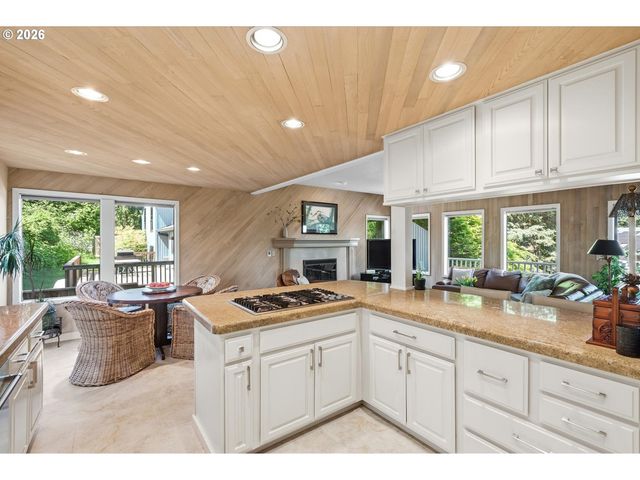6517 ARTEMIS Ln, West Linn, OR 97068