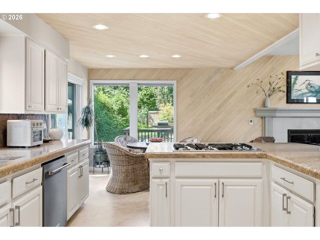 6517 ARTEMIS Ln, West Linn, OR 97068