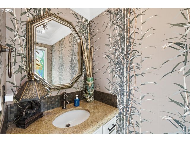 6517 ARTEMIS Ln, West Linn, OR 97068
