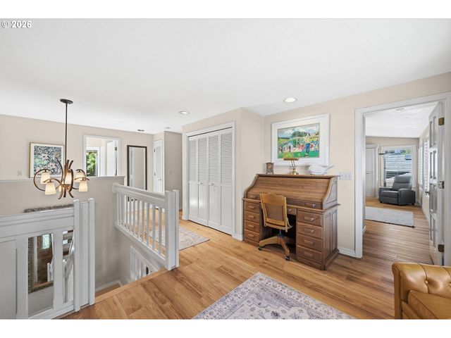 6517 ARTEMIS Ln, West Linn, OR 97068