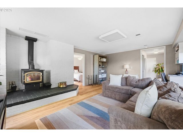 6517 ARTEMIS Ln, West Linn, OR 97068
