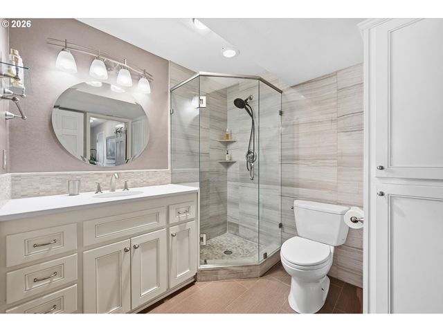 6517 ARTEMIS Ln, West Linn, OR 97068
