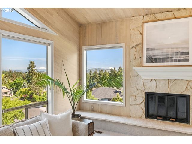 6517 ARTEMIS Ln, West Linn, OR 97068