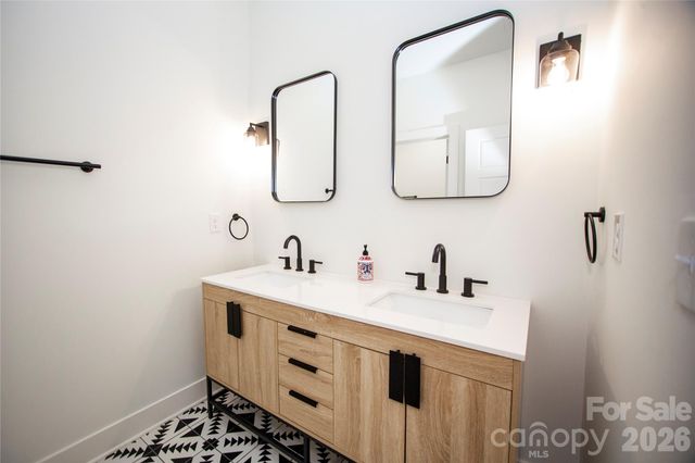 2629 Phillips Avenue, Charlotte, NC 28208
