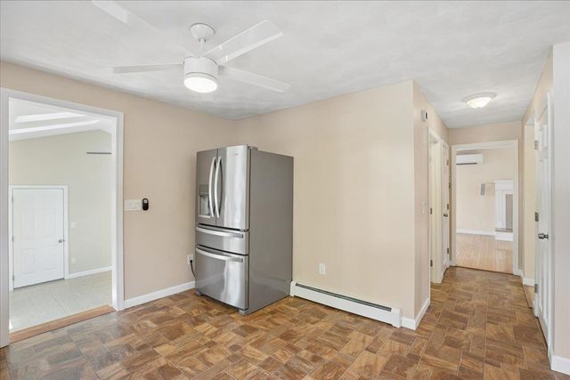 27 Lexington Avenue, Manchester, NH 03104