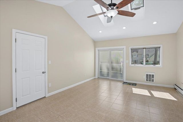 27 Lexington Avenue, Manchester, NH 03104