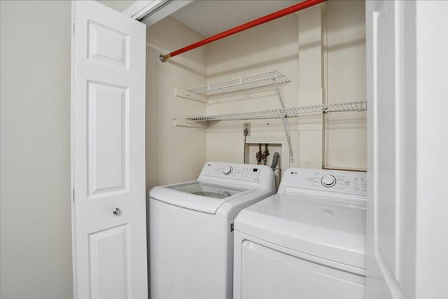 27 Lexington Avenue, Manchester, NH 03104