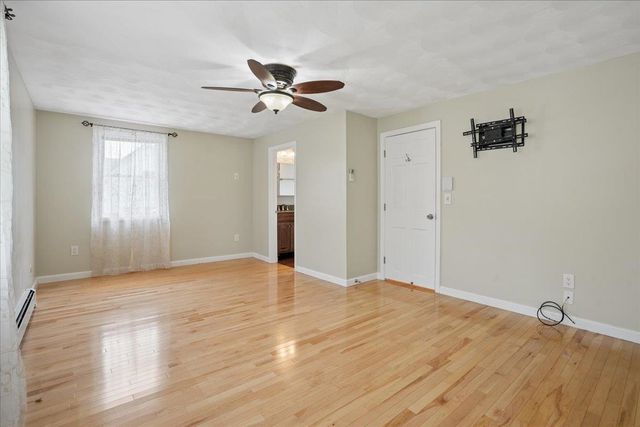 27 Lexington Avenue, Manchester, NH 03104