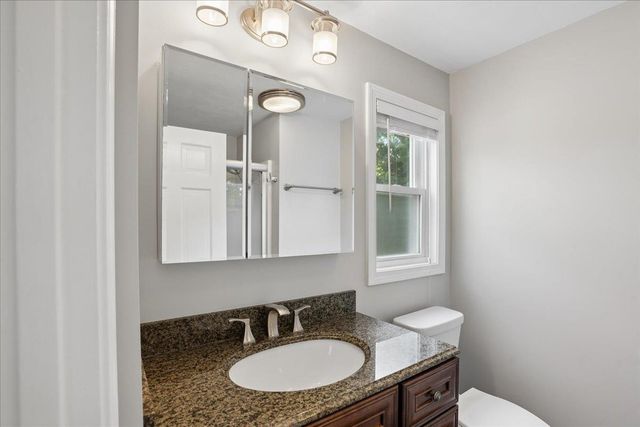 27 Lexington Avenue, Manchester, NH 03104