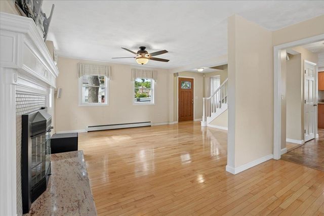 27 Lexington Avenue, Manchester, NH 03104