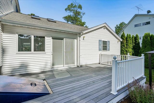 27 Lexington Avenue, Manchester, NH 03104