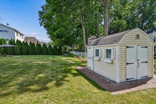 27 Lexington Avenue, Manchester, NH 03104