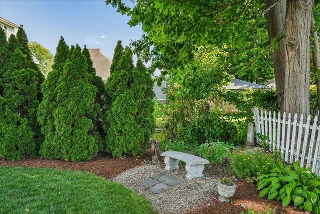 27 Lexington Avenue, Manchester, NH 03104