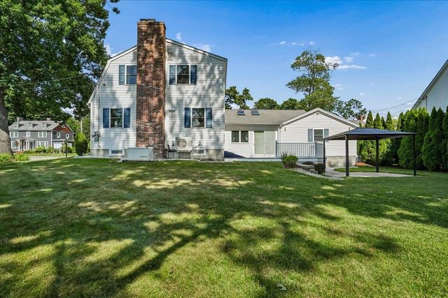 27 Lexington Avenue, Manchester, NH 03104