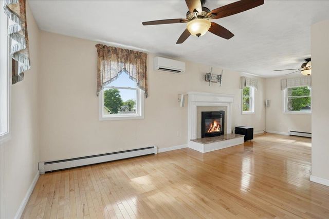 27 Lexington Avenue, Manchester, NH 03104