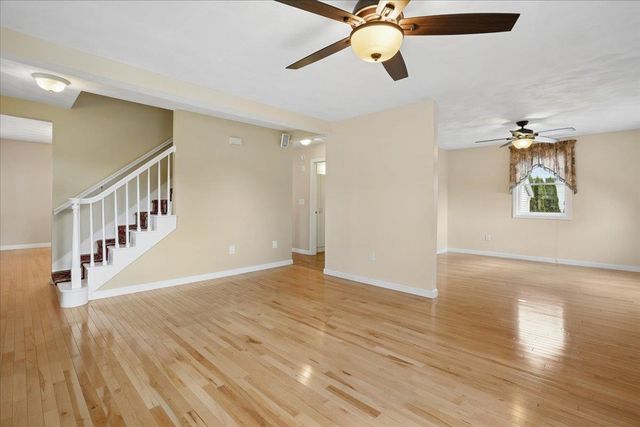 27 Lexington Avenue, Manchester, NH 03104