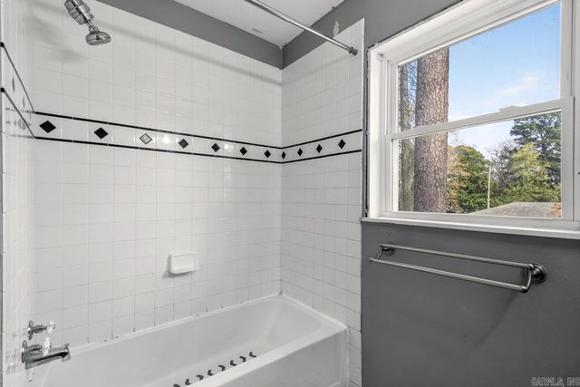 1110 Oakwood Drive, Benton, AR 72015