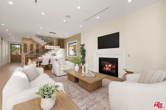 2929 Cardiff Avenue, Los Angeles, CA 90034