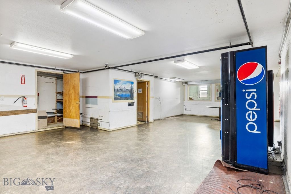 68 W Broadway Street W, Butte, MT 59701 photo 40