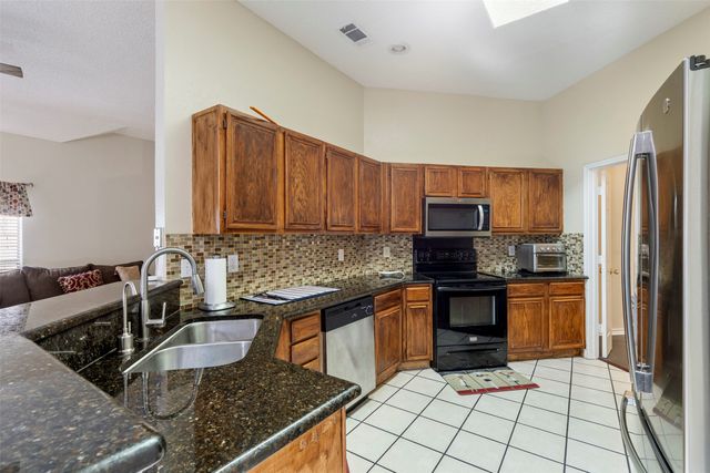 2315 Brisbane Drive, Arlington, TX 76018